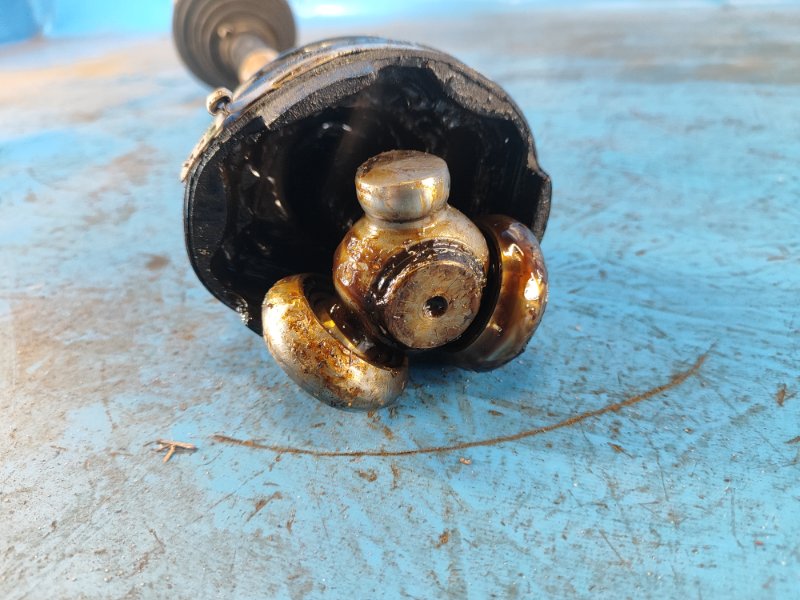 Привод передний правый SIENNA 11-16 2015 3.5 2GR-FE Привод передний правый SIENNA 11-16 2015 3.5 2GR-FE