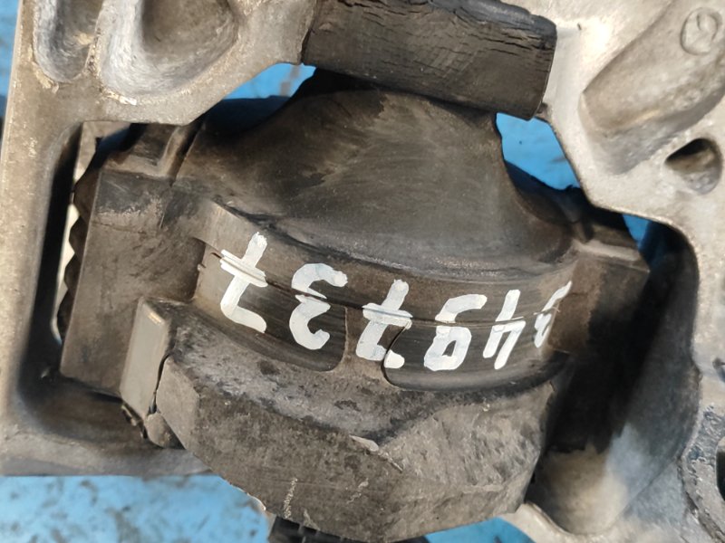 Подушка двигателя CX-5 (KF) 16-21 Подушка двигателя CX-5 (KF) 16-21