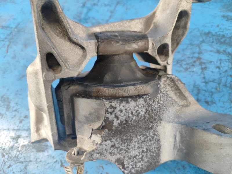 Подушка двигателя CX-5 (KF) 16-21 Подушка двигателя CX-5 (KF) 16-21