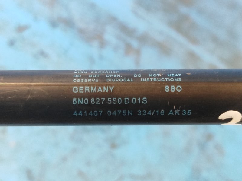 Амортизатор крышки багажника правый VOLKSWAGEN TIGUAN 08-17 2.0 CCTA