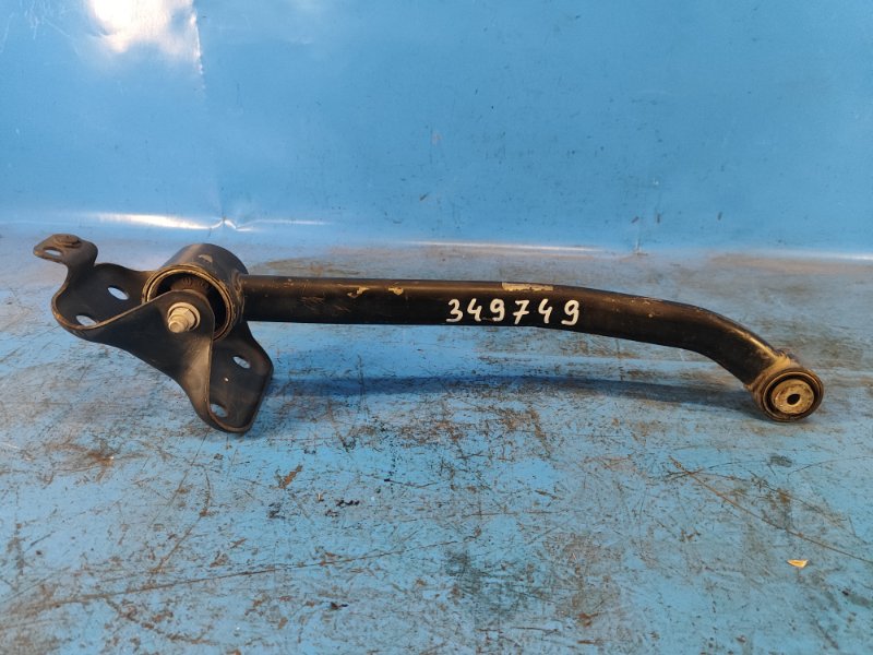 Запчасть рычаг задней подвески продольный правый JEEP RENEGADE (BU) 14- 2015 2.4 ED6 68246739AA Б/У Рычаг задней подвески продольный правый JEEP RENEGADE (BU) 14- 2015 2.4 ED6 68246739AA Б/У