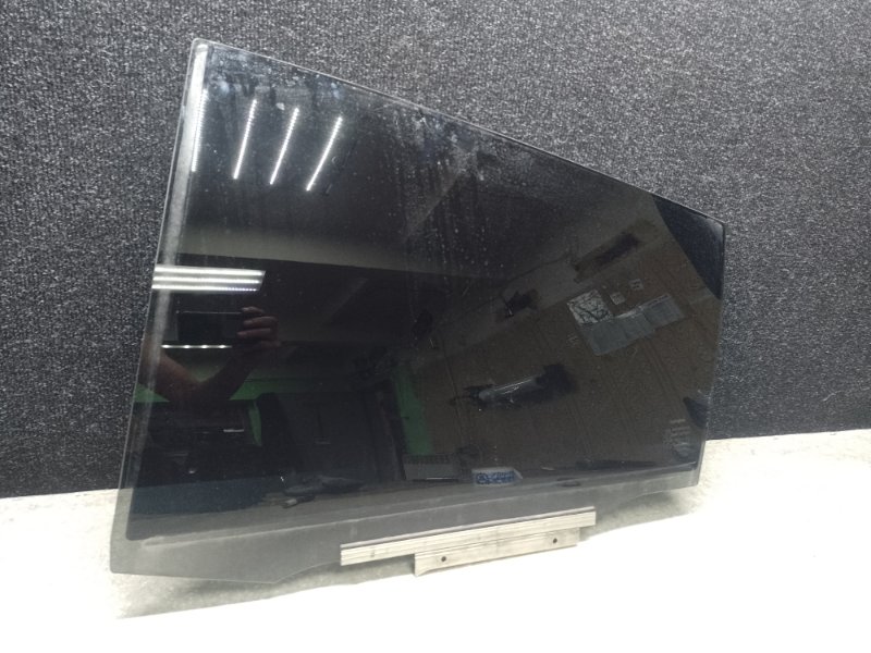 Запчасть стекло двери заднее левое TOYOTA PRIUS 16- 68114-47100 Б/У Стекло двери заднее левое TOYOTA PRIUS 16- 68114-47100 Б/У