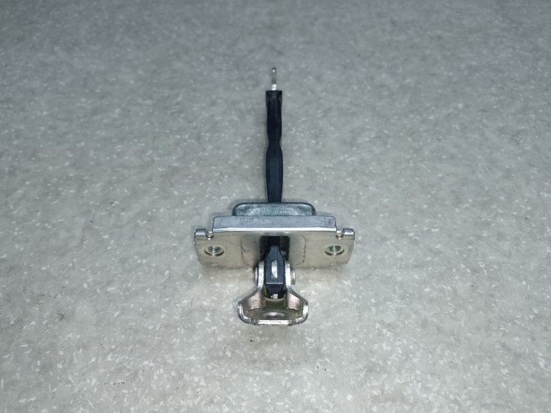 Ограничитель двери задний левый TOYOTA PRIUS 16- 68630-47050 Б/У