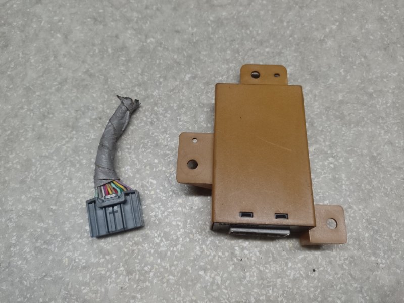 Блок электронный передний левый CROSSTOUR 09-15