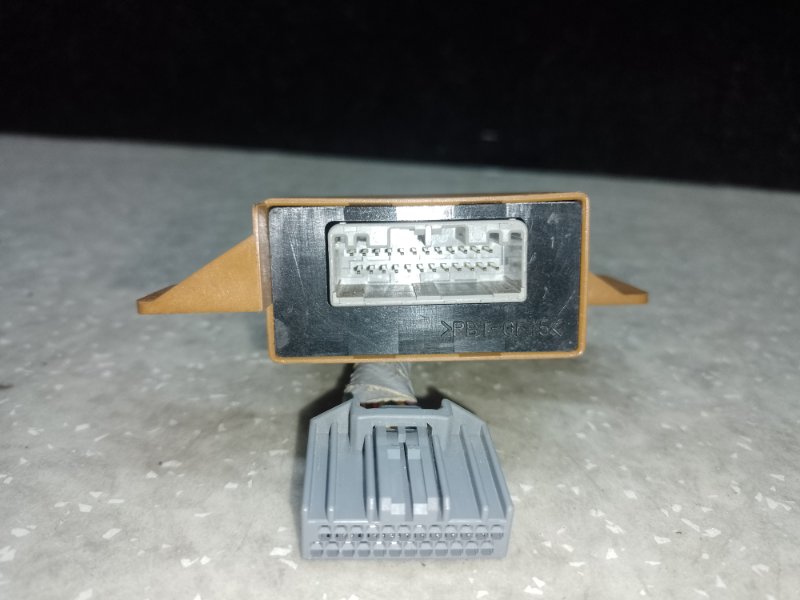 Блок электронный передний левый HONDA CROSSTOUR 09-15