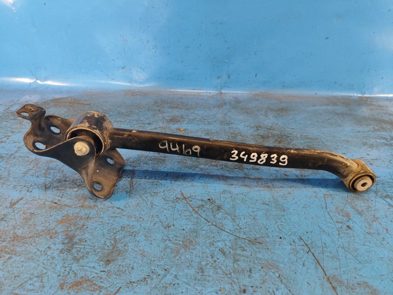 Запчасть рычаг задней подвески продольный левый JEEP RENEGADE (BU) 14- 2015 2.4 ED6 68246734AA Б/У Рычаг задней подвески продольный левый JEEP RENEGADE (BU) 14- 2015 2.4 ED6 68246734AA Б/У