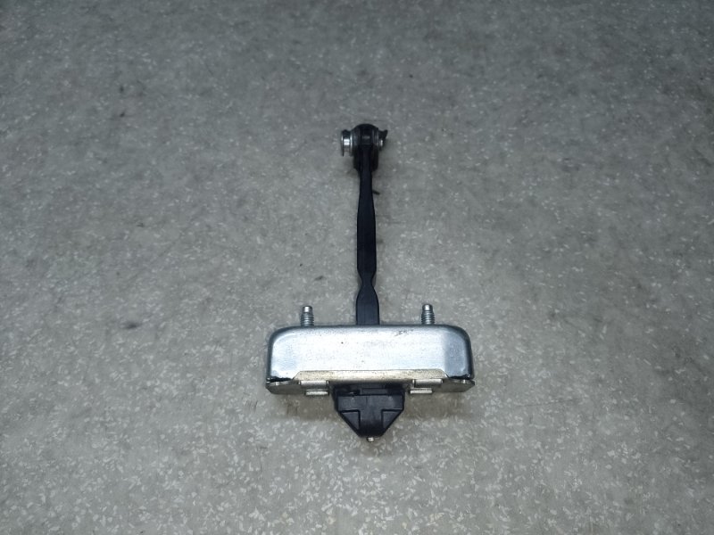 Ограничитель двери передний правый GS350 GS300 05-11 Ограничитель двери передний правый GS350 GS300 05-11