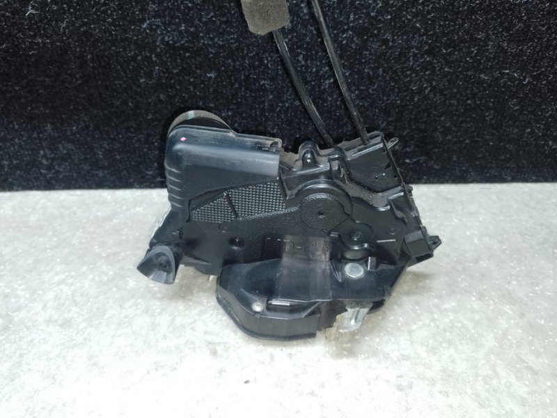 Замок двери передний правый GS350 GS300 05-11