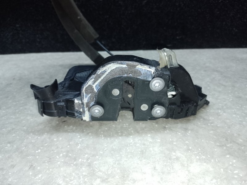 Замок двери передний правый GS350 GS300 05-11
