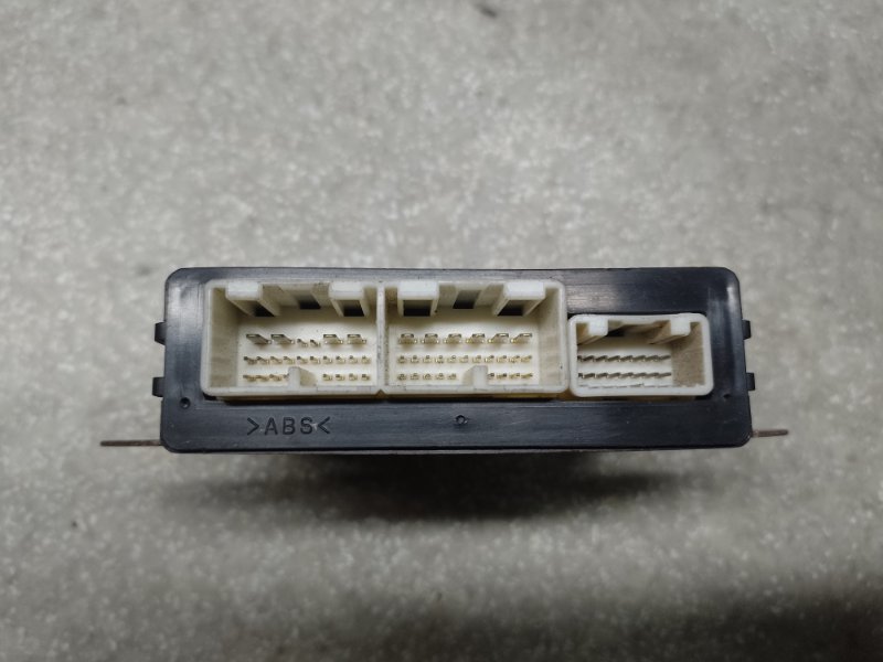 Блок управления дверей передний правый LEXUS GS350 GS300 05-11