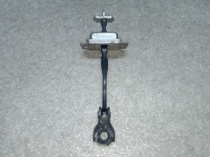 Ограничитель двери задний X-TRAIL/ROGUE T32 13-20 2016 2.5 QR25DE Ограничитель двери задний X-TRAIL/ROGUE T32 13-20 2016 2.5 QR25DE