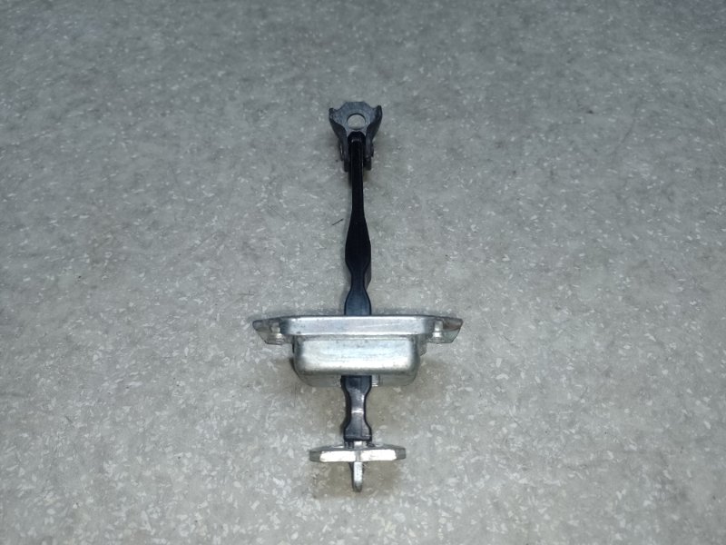 Ограничитель двери задний X-TRAIL/ROGUE T32 13-20 2016 2.5 QR25DE Ограничитель двери задний X-TRAIL/ROGUE T32 13-20 2016 2.5 QR25DE