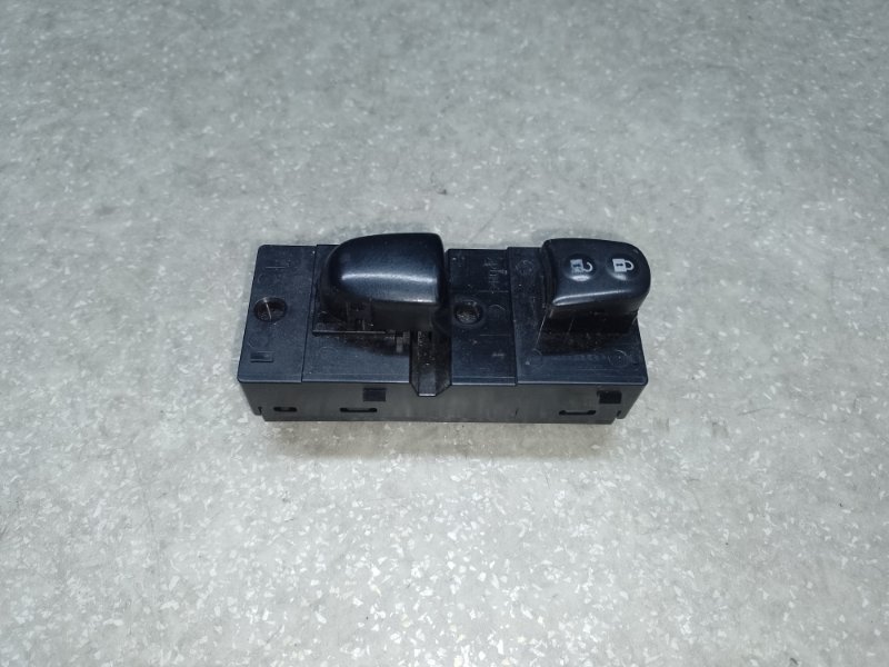 Кнопка стеклоподъемника передняя правая X-TRAIL/ROGUE T32 13-20 2016 2.5 QR25DE