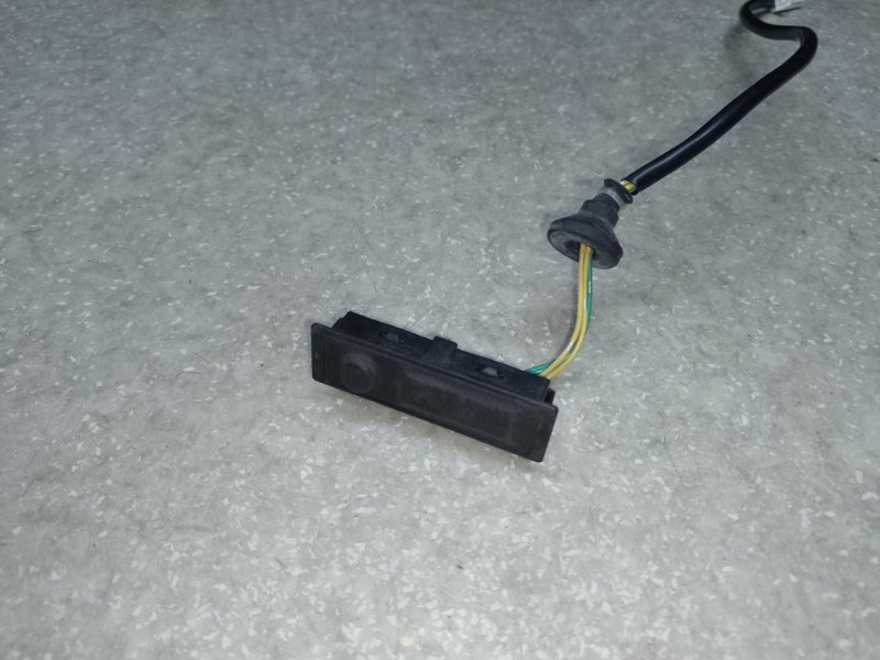 Кнопка открывания багажника наружная X-TRAIL/ROGUE T32 13-20 2016 2.5 QR25DE Кнопка открывания багажника наружная X-TRAIL/ROGUE T32 13-20 2016 2.5 QR25DE