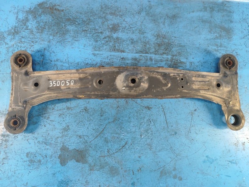 Балка задней подвески TOYOTA CAMRY 20 96-02 51206-06042 Б/У