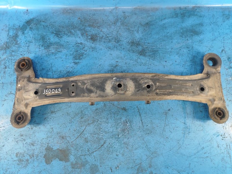 Балка задней подвески TOYOTA CAMRY 20 96-02 51206-06042 Б/У