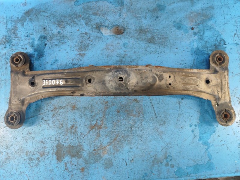 Балка задней подвески TOYOTA CAMRY 20 96-02 51206-06042 Б/У