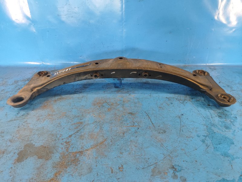 Балка задней подвески ES300 96-01