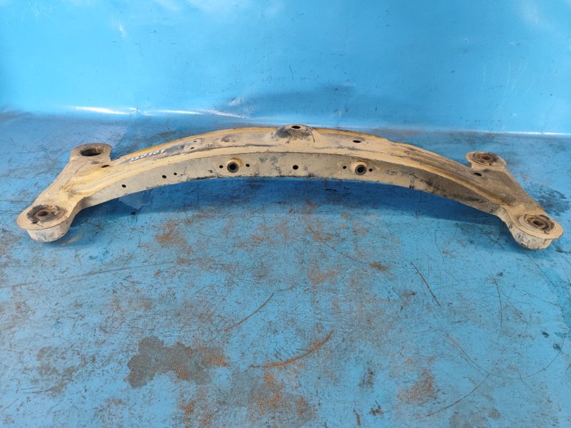 Балка задней подвески ES300 96-01