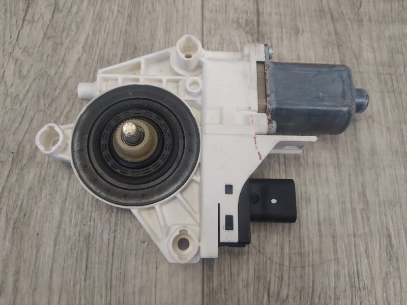 Запчасть моторчик стеклоподъемника передний левый DODGE JOURNEY 08-20 2008 3.5 EGF 4589151AA Б/У Моторчик стеклоподъемника передний левый DODGE JOURNEY 08-20 2008 3.5 EGF 4589151AA Б/У