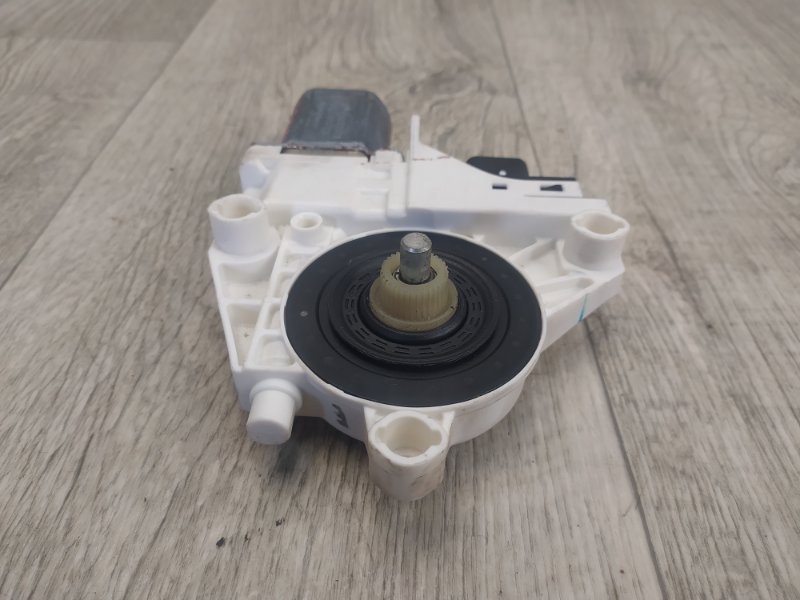 Моторчик стеклоподъемника передний левый DODGE JOURNEY 08-20 3.5 EGF Моторчик стеклоподъемника передний левый DODGE JOURNEY 08-20 3.5 EGF