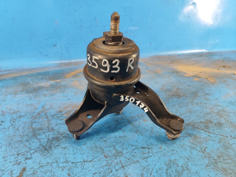 Запчасть подушка двигателя правая TOYOTA CAMRY 40 06-11 2007 2.4 2AZFXE 12362-0H030 Б/У Подушка двигателя правая TOYOTA CAMRY 40 06-11 2007 2.4 2AZFXE 12362-0H030 Б/У