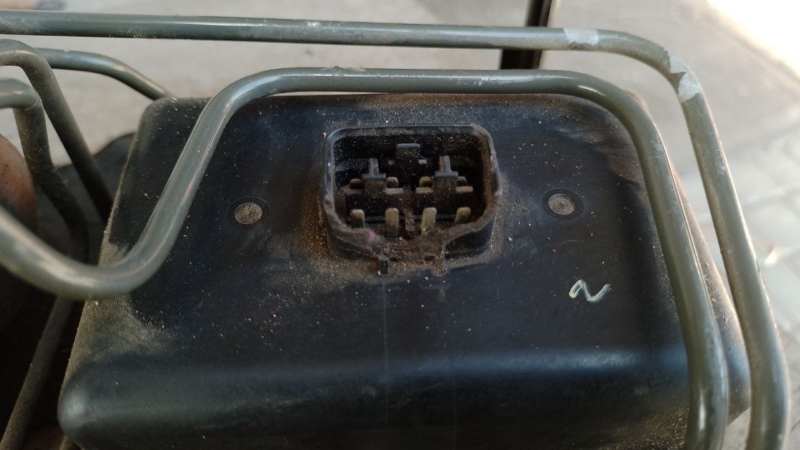 Компрессор пневмоподвески LX570 07-15 Компрессор пневмоподвески LX570 07-15