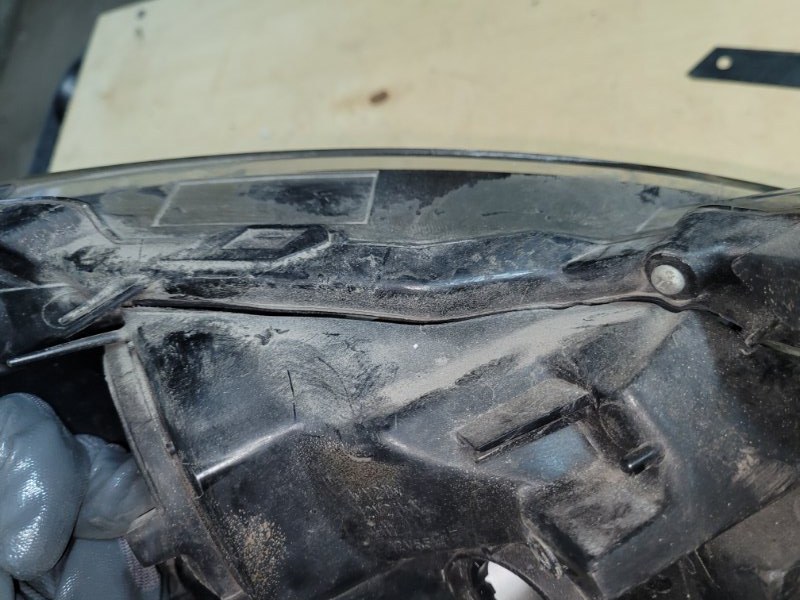 Фара левая 6 GH 07-12