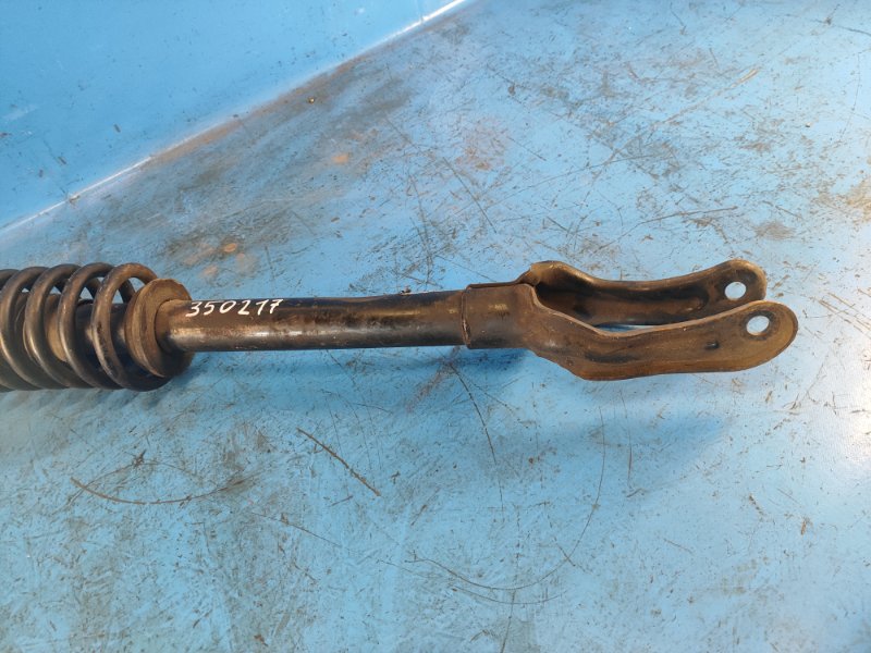 Амортизатор передний GRAND CHEROKEE 11-22 Амортизатор передний GRAND CHEROKEE 11-22