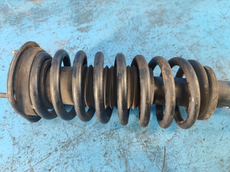 Амортизатор передний GRAND CHEROKEE 11-22 Амортизатор передний GRAND CHEROKEE 11-22