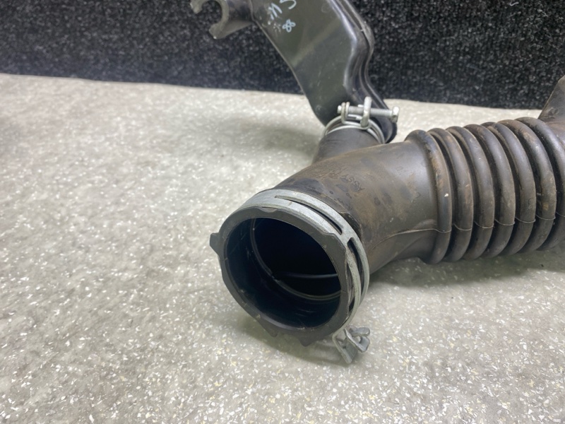 Патрубок воздушного фильтра CAMRY 55 14-17 2016 2.5 2ARFXE