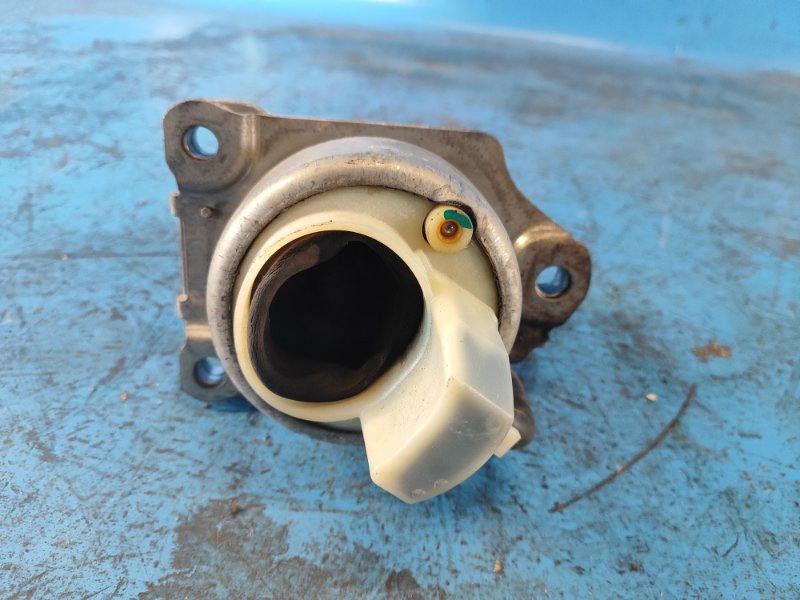 Подушка двигателя нижняя левая MUSTANG 15-