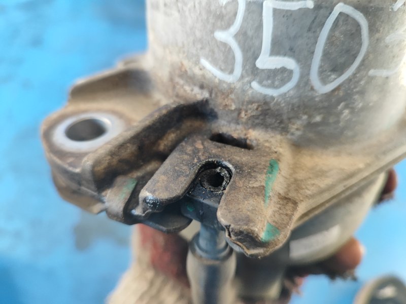 Подушка двигателя нижняя левая MUSTANG 15-