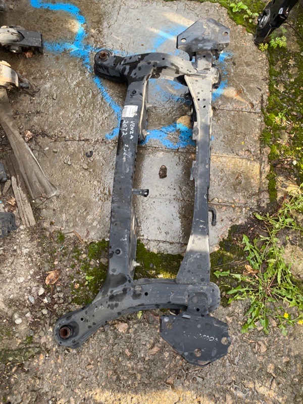 Балка задней подвески TOYOTA VENZA 09-16 51206-0T020 Б/У