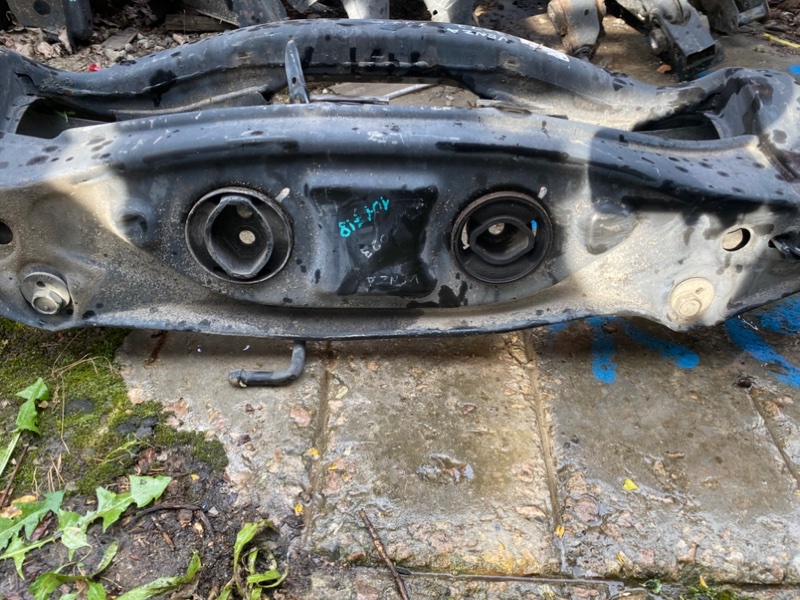 Балка задней подвески VENZA 09-16