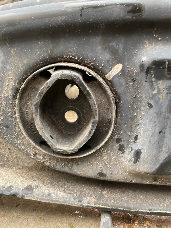 Балка задней подвески VENZA 09-16