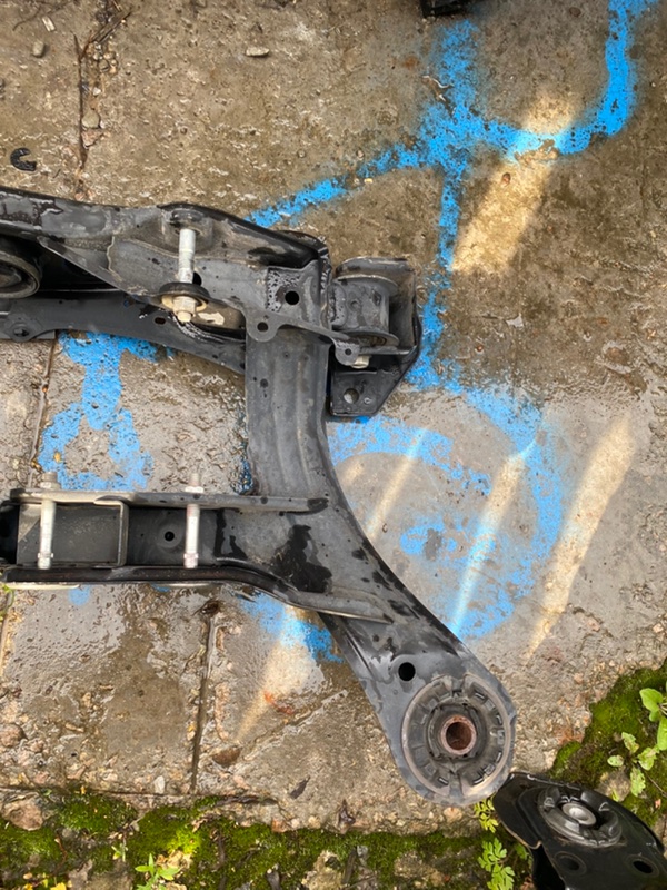 Балка задней подвески VENZA 09-16