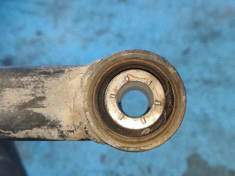 Рычаг передней подвески нижний левый MUSTANG 15-