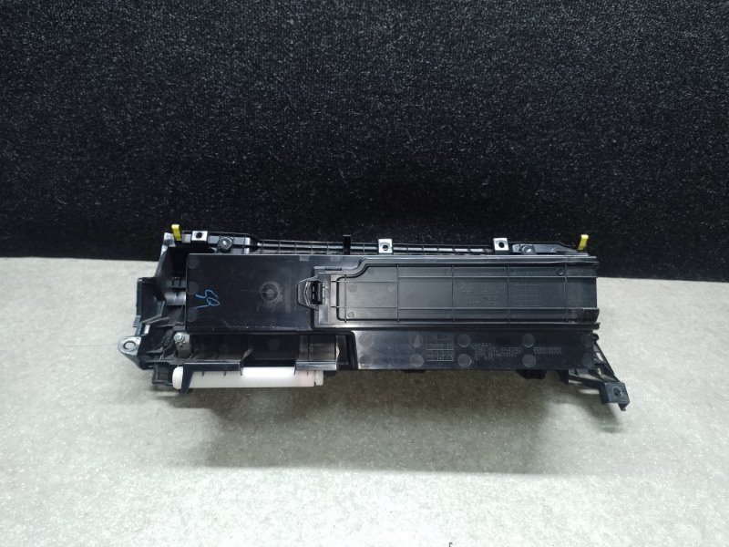 Бардачок TOYOTA CAMRY 55 14-17 2.5 2ARFE