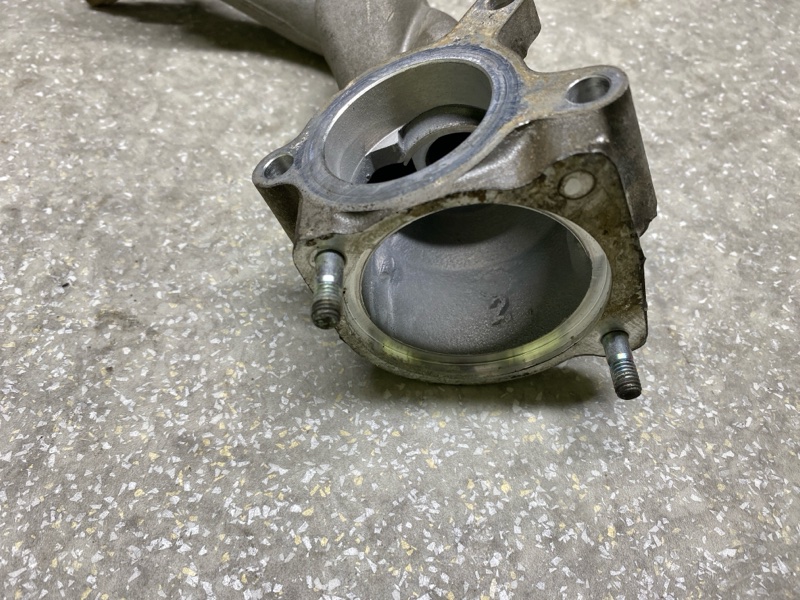 Корпус термостата SIENNA 03-10 3.5 2GR-FE