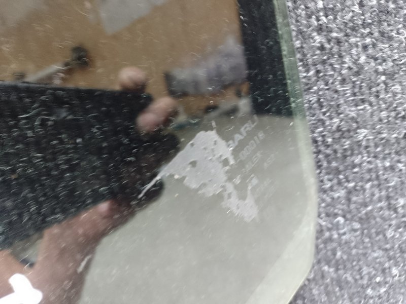 Стекло двери глухое переднее левое SUBARU FORESTER 12-19 2.5 FB25B