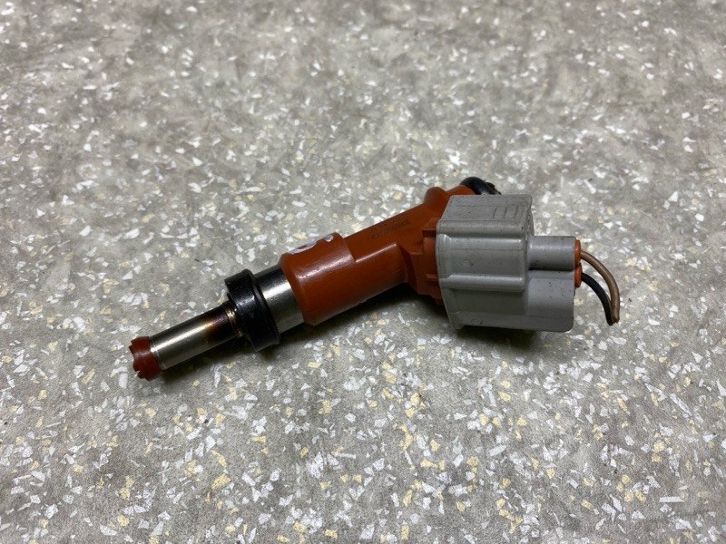 Форсунка топливная SIENNA 03-10 3.5 2GR-FE