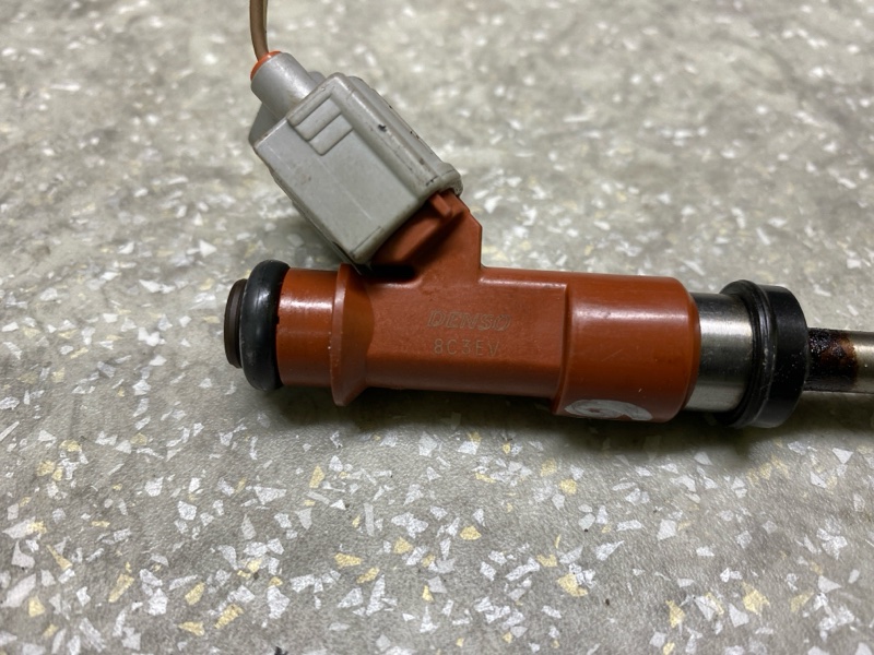 Форсунка топливная SIENNA 03-10 3.5 2GR-FE Форсунка топливная SIENNA 03-10 3.5 2GR-FE