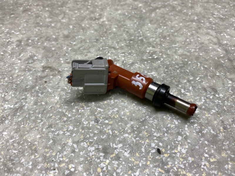 Запчасть форсунка топливная TOYOTA SIENNA 03-10 3.5 2GR-FE 23209-0P040 Б/У Форсунка топливная TOYOTA SIENNA 03-10 3.5 2GR-FE 23209-0P040 Б/У