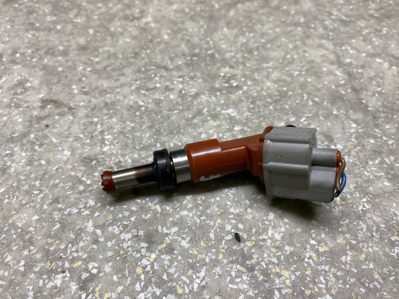 Форсунка топливная SIENNA 03-10 3.5 2GR-FE Форсунка топливная SIENNA 03-10 3.5 2GR-FE