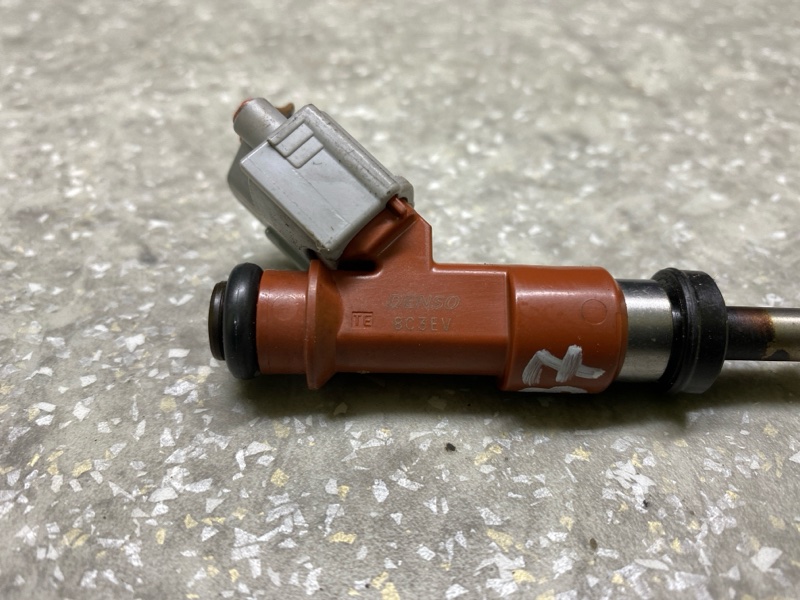 Форсунка топливная SIENNA 03-10 3.5 2GR-FE Форсунка топливная SIENNA 03-10 3.5 2GR-FE