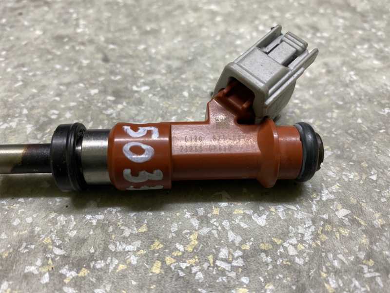 Форсунка топливная SIENNA 03-10 3.5 2GR-FE Форсунка топливная SIENNA 03-10 3.5 2GR-FE