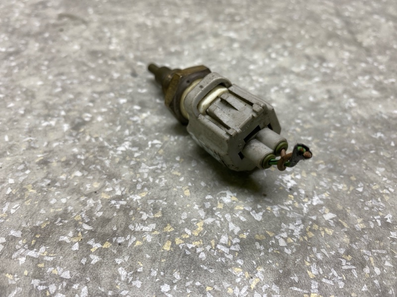 Датчик температуры охлаждающей жидкости SIENNA 03-10 3.5 2GR-FE