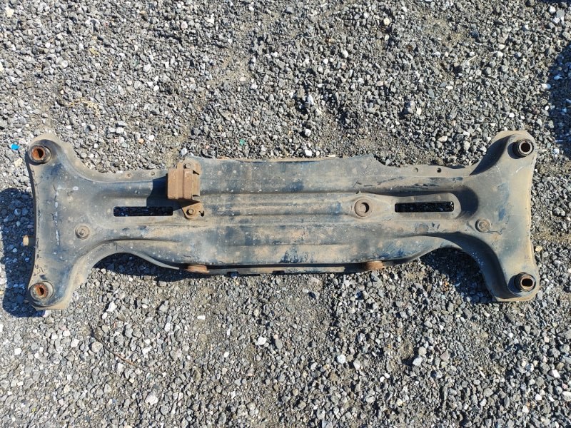 Балка задней подвески CAMRY 40 06-11