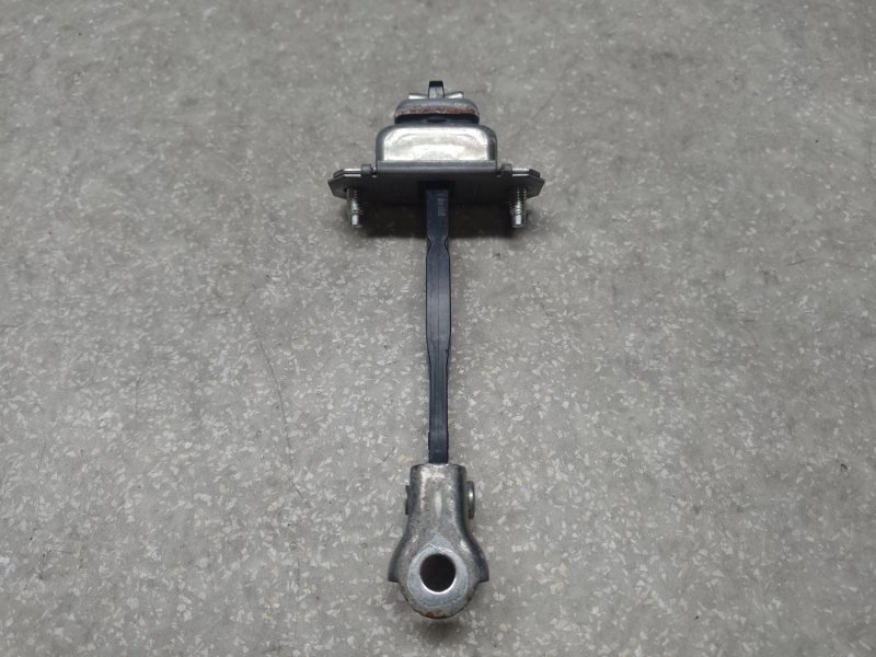 Ограничитель двери передний SUBARU FORESTER 12-19 2013 2.5 FB25B 61124SG000 Б/У